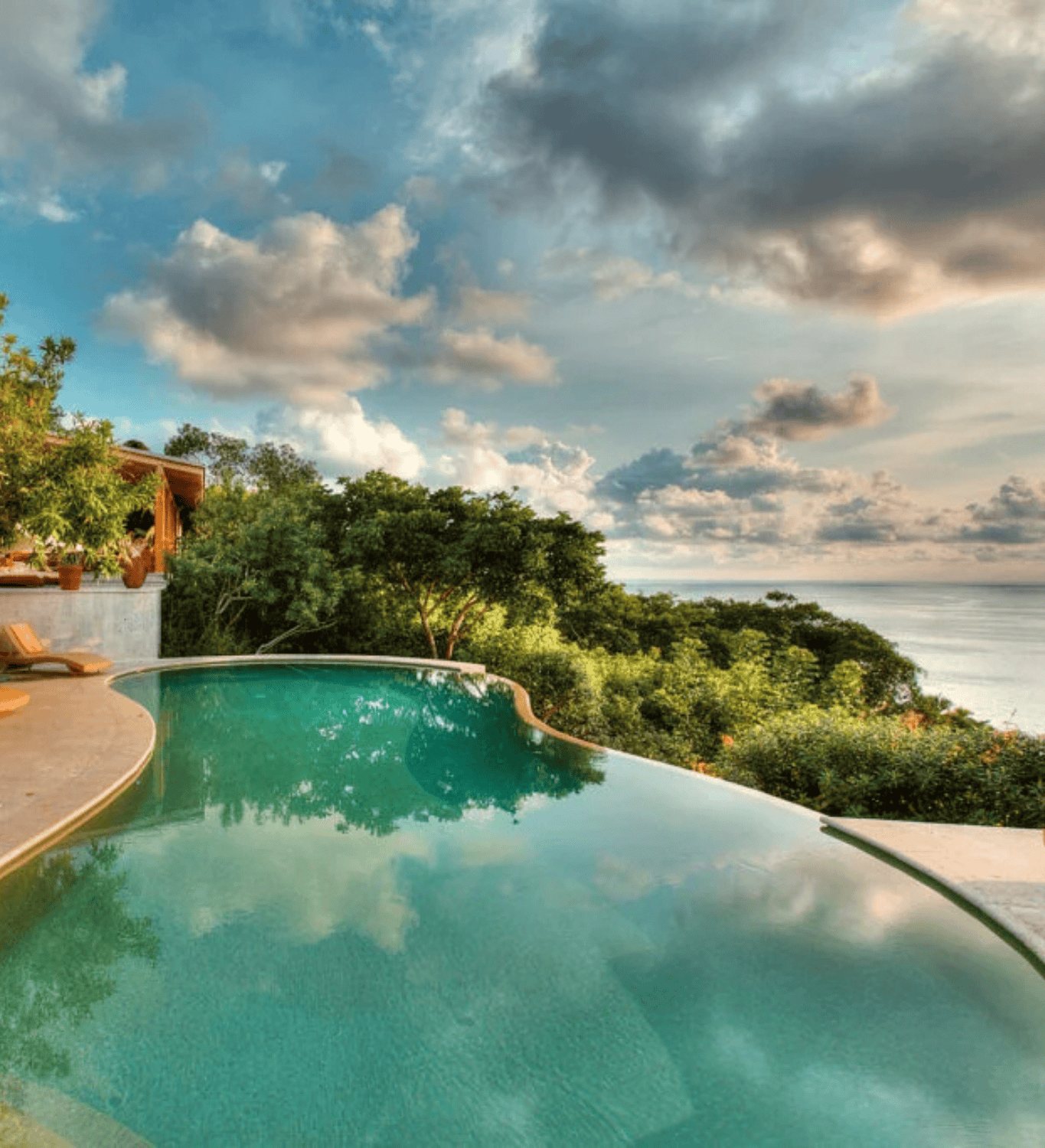Piscine du Haramara Retreat entourée de végétation
